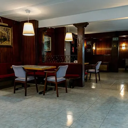 Mercedes, Szálloda 3*